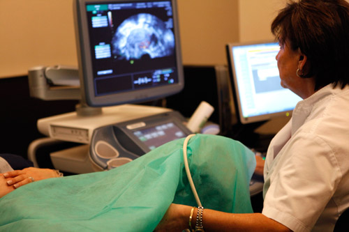 Un ampli estudi demostra la utilitat de l'ecografia ginecològica per detectar el càncer d'ovari en estadis primerencs